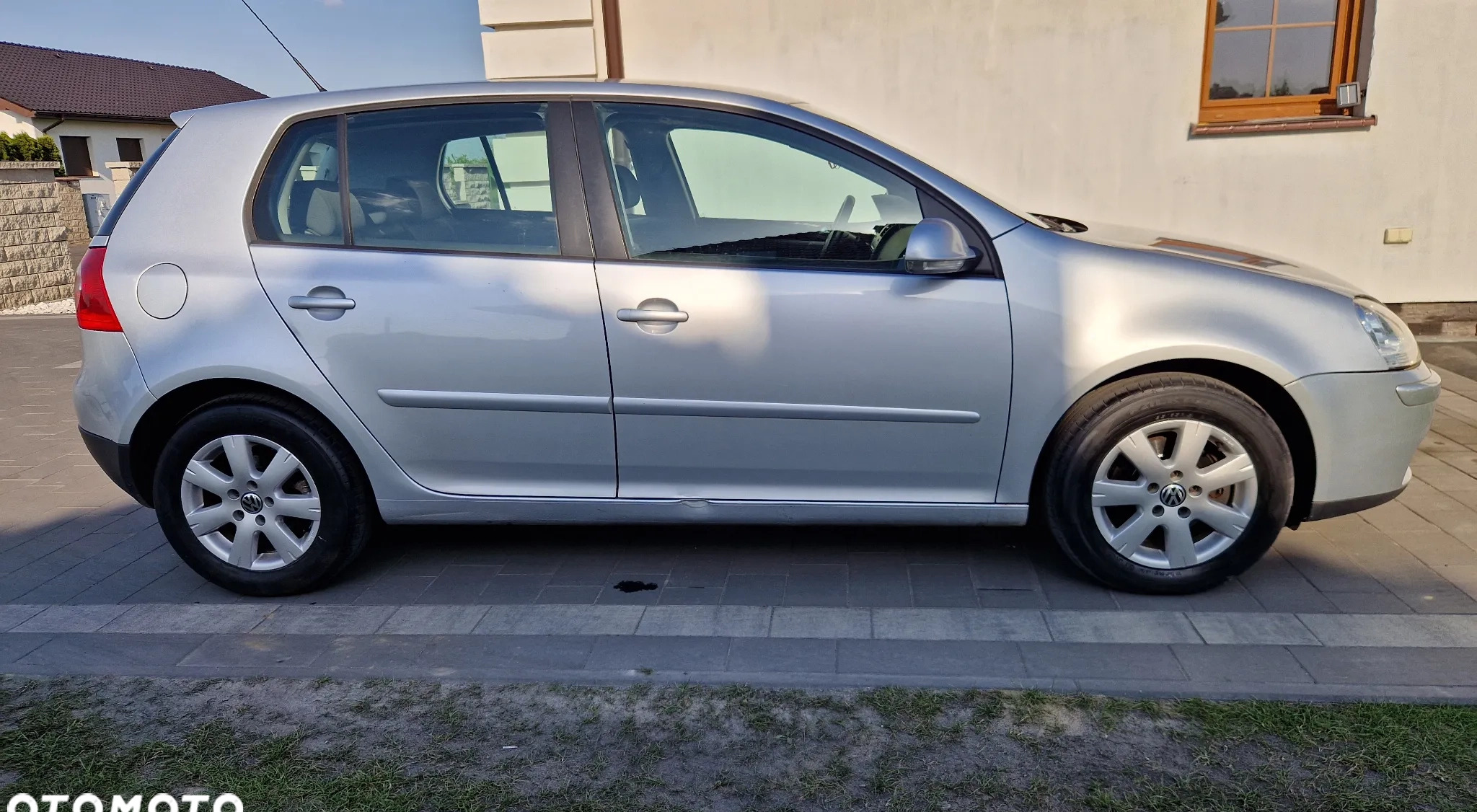 Volkswagen Golf cena 13900 przebieg: 280000, rok produkcji 2005 z Sompolno małe 172